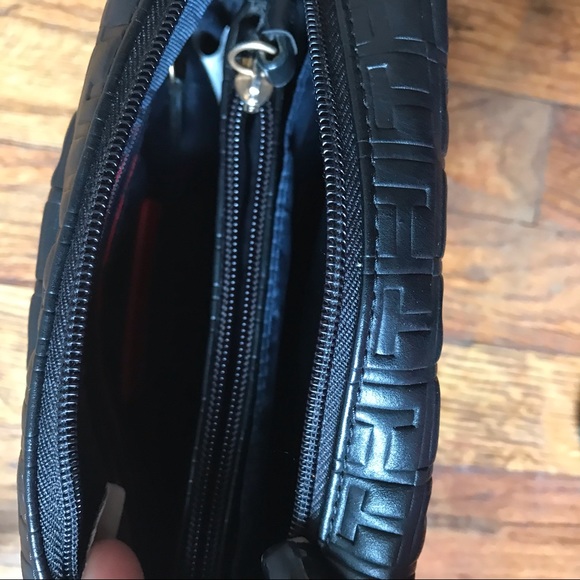 Tommy Hilfiger Black Crossbody Bag | like NEW! - Picture 5 of 8